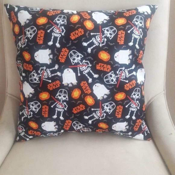 Star Wars Themed Pillow - Picture 1 of 1